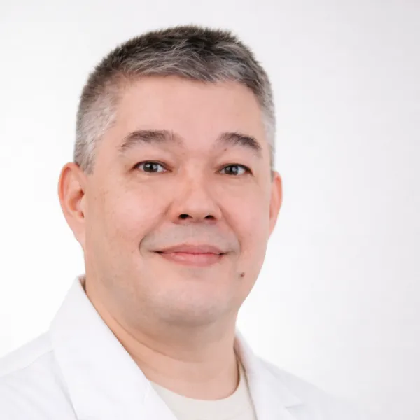 Фото врача Шарафеев Эмиль Фидаилевич